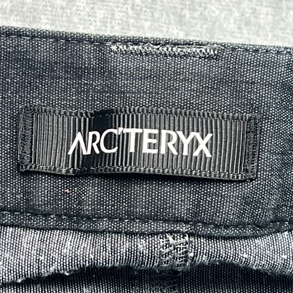 Arc'teryx A2B Commuter Pant Mens 32 Grey Trim Articulated Tech Utility Stretch